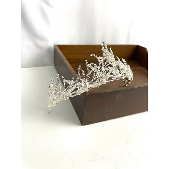 Clear Rhinestone Pearl Bead Silver Tone Metal Bridal Tiara Crown NEW - Picture 3 of 16